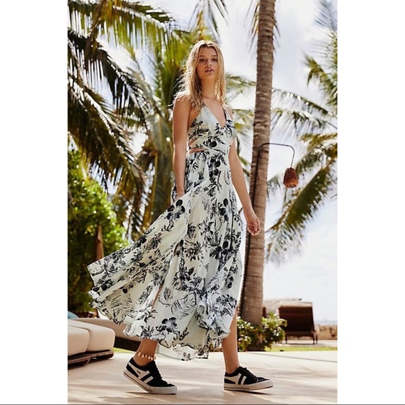 Free People Dresses & Skirts - Free People Lille Printed Maxi Size M